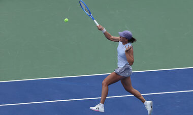 Свентек за день накормила двух соперниц баранками и вышла в финал в Сеуле