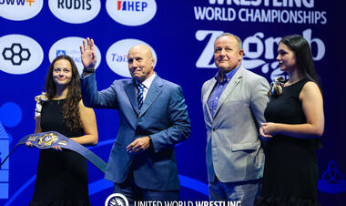 Награждение на ЧМ проводил деятель, обещавший приехать в Париж на танках