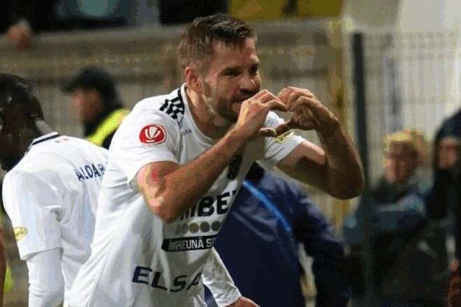 Он решил исход матча. Украинский форвард забил два гола в ворота Стяуа