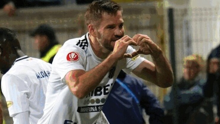 Он решил исход матча. Украинский форвард забил два гола в ворота Стяуа