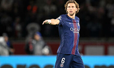 Чому підписали українця? ПСЖ робив вибір між Забарним і зірковим захисником