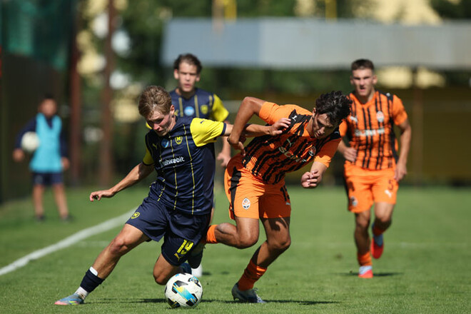 ВИДЕО. Шахтер U-19 отгрузил три мяча в ворота Металлиста 1925