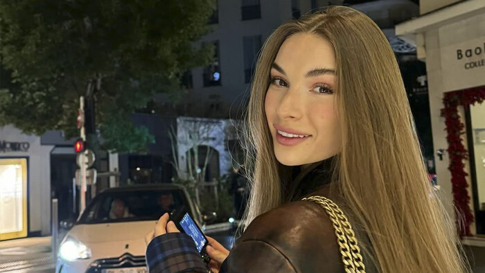 ФОТО. Дружина зірки збірної України показала розкішні груди. Вогонь