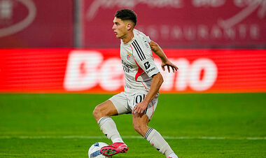 ФОТО. Бенфика наградила Судакова. Такого не было четыре года