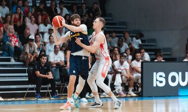 ОФИЦИАЛЬНО. Центровой сборной Украины продолжит карьеру в Германии