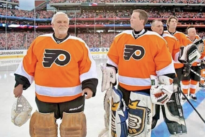 Помер дворазовий володар Кубка Стенлі та багаторічний воротар Філадельфії