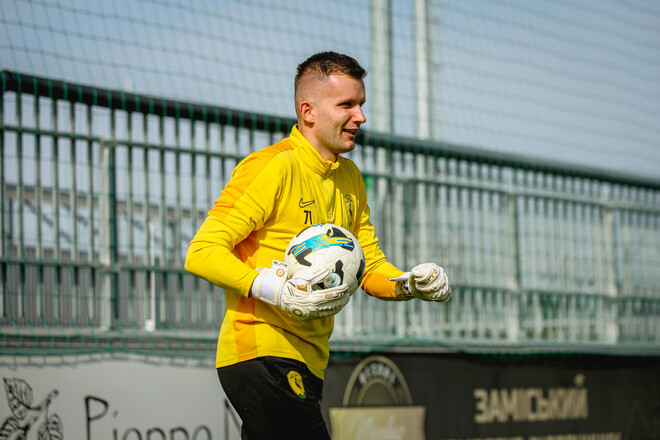 ОФІЦІЙНО. Оболонь безкоштовно підписала голкіпера