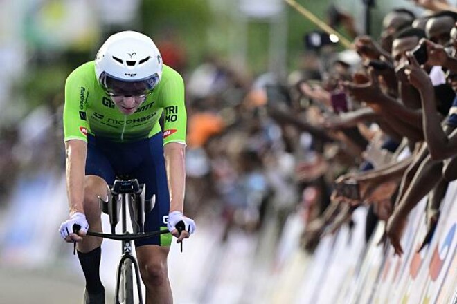 Тадей ПОГАЧАР: «Важко прийняти поразку, але це Ремко Евенпул»