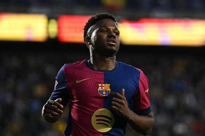 Photo. Barcelona player leads a noisy lifestyle. Neighbors complain