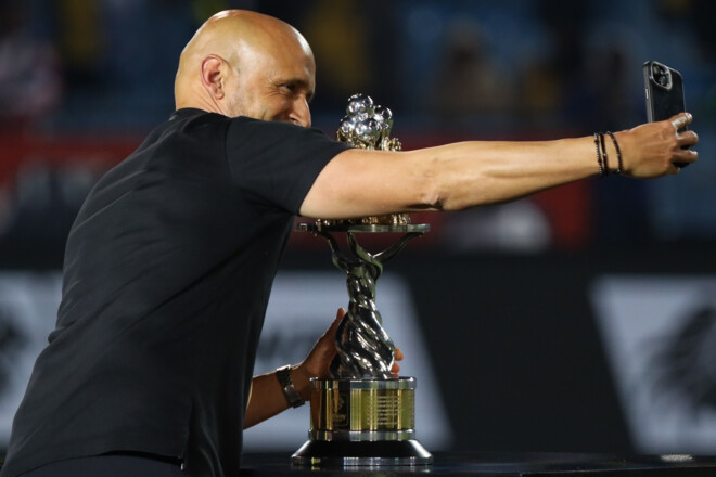 Екс-тренер Шахтаря привів свою нинішню команду до чемпіонства у ПАР