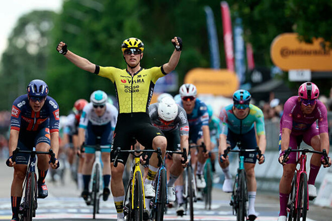 Giro d'Italia 2025. 12-й етап багатоденки виграв Олав Кой
