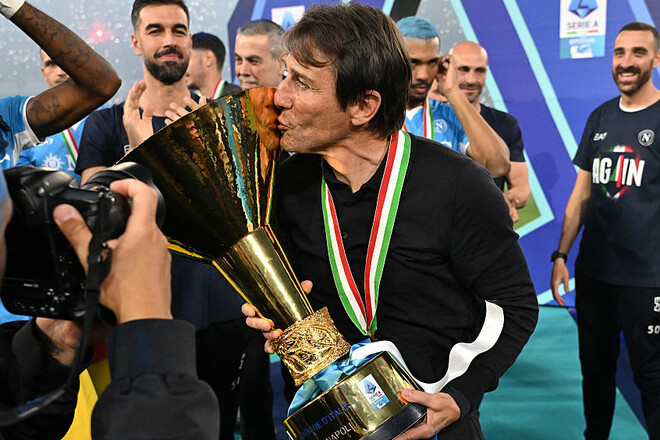 Все трофеи коуча Наполи. Антонио Конте в 5-й раз стал чемпионом Италии