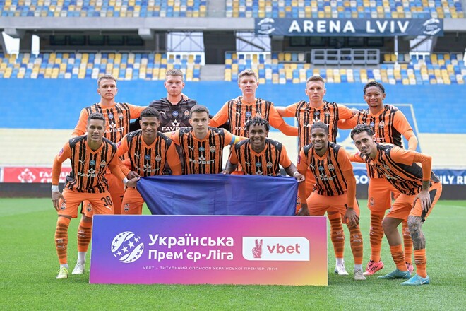 ФОТО. Шахтер впервые вышел на поле в новой форме