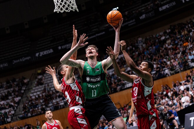 Пустовий допоміг Ховентуду вийти у плейоф чемпіонату Іспанії