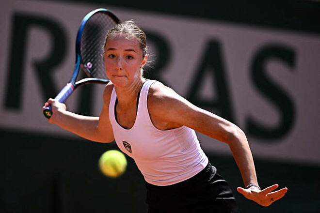 Дебют в основе Grand Slam. Соболева навязала борьбу 11-й ракетке на РГ-2025