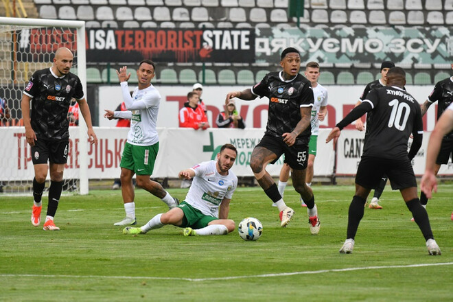 Залишились без єврокубків. Карпати вдома поступилися Зорі