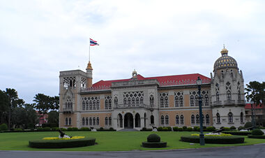 Будущее правительства Таиланда под угрозой из-за конфликта в коалиции