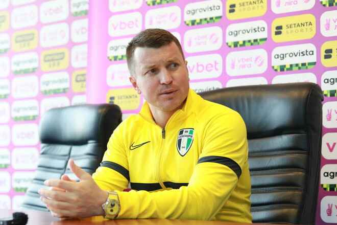 Источник назвал нового тренера Полесья. Его умоляли не идти