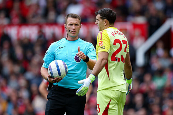 Еміліано Мартінес повторив «досягнення» Бреда Фріделя 16-річної давнини