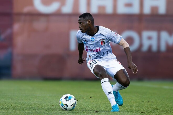 Нарушал режим и условия контракта. Верес хочет отказаться от бразильца