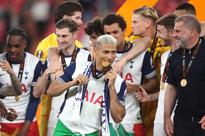 Модрич выиграл первый за 17 лет трофей для Тоттенхэма. Теперь может уйти