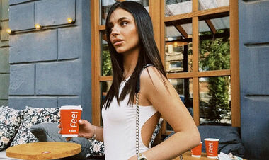 ФОТО. Ведущая УПЛ-ТБ впечатлила новыми снимками. Она – огонь