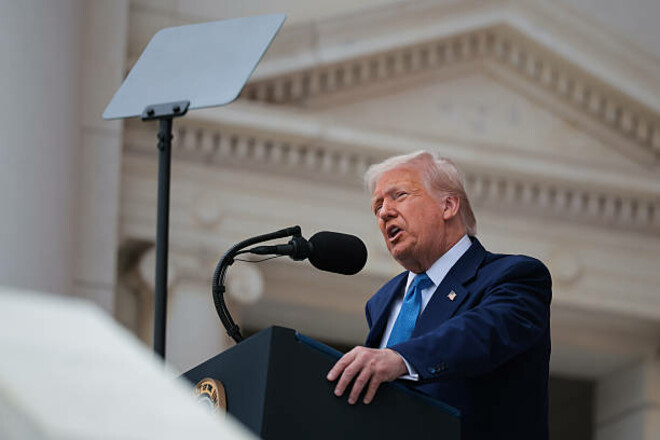 Дональд ТРАМП: «С ним что-то случилось. Он абсолютно сошел с ума»