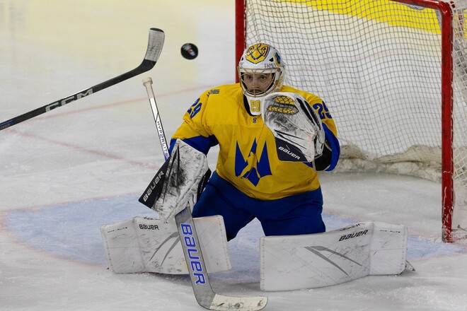 ОФІЦІЙНО. Голкіпер збірної України з хокею виступатиме за кордоном