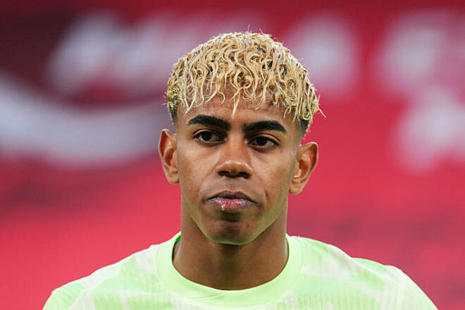 «Да благословит Бог молодого короля». Реакция фанов на контракт Ямаля