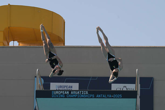 Лыскун и Байло взяли серебро ЧЕ-2025 в синхронных прыжках с вышки