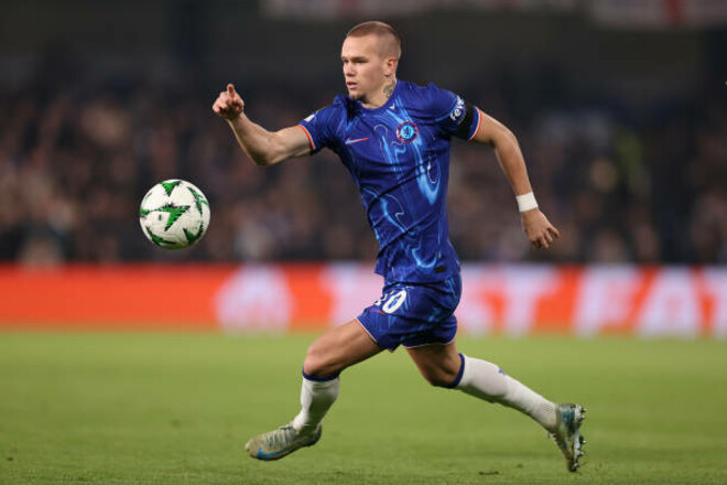 ФОТО. Точно его? Мудрик получил медаль после финала Лиги конференций