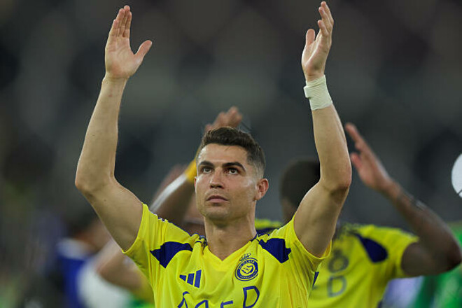 Последний шанс? Президент ФИФА попросил участников КЧМ подписать Роналду