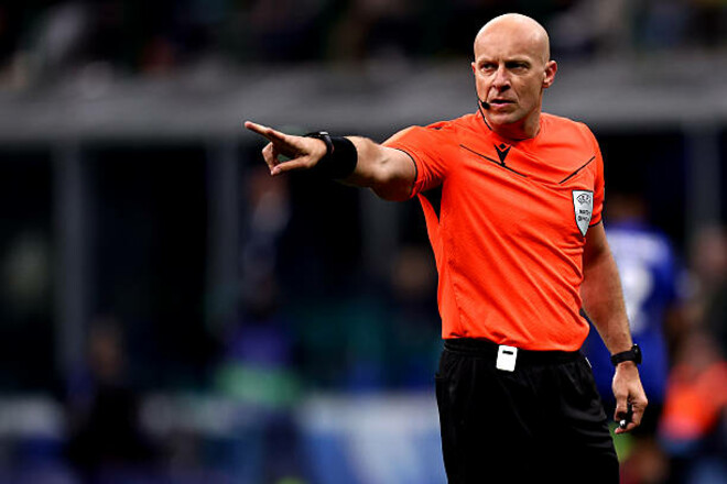 Скандал в Лиге чемпионов. Барселона ошибочно обвинила главного арбитра