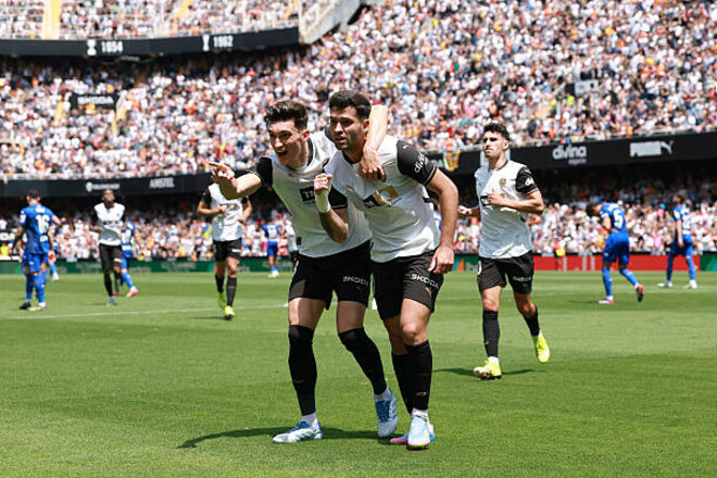 Від зони вильоту до єврокубків. Неймовірна Валенсія продовжила серію