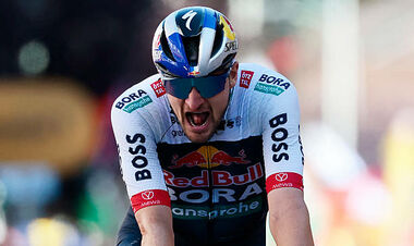 Giro d'Italia 2025. Победителем 18-го этапа стал Нико Денц