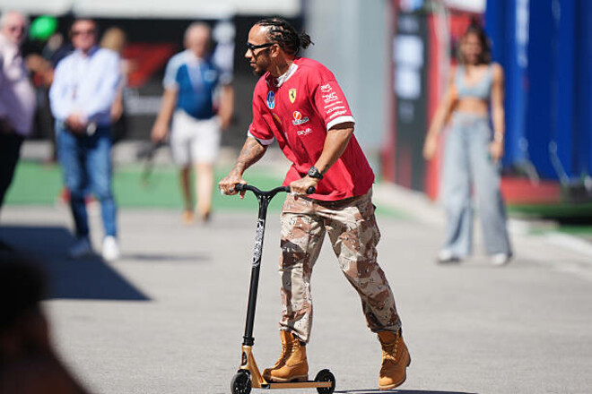 «Журналисты пишут хрень». Хэмилтон о конфликте внутри Феррари