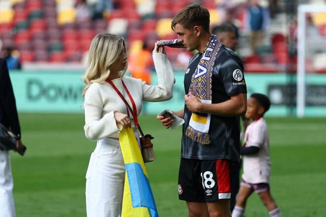 ФОТО. Футболіст збірної України вразив знімками зі своєю красунею