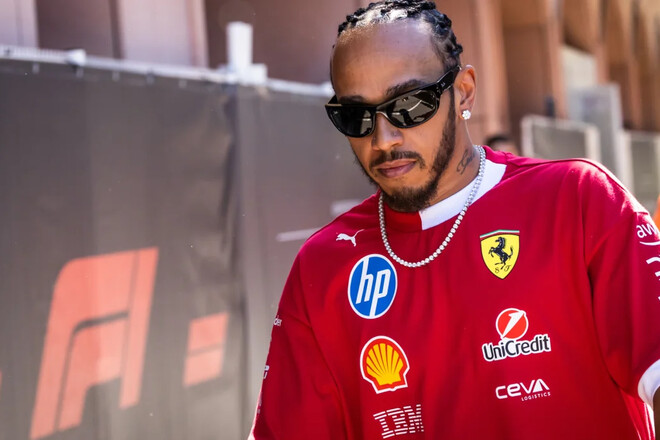 Льюис Хэмилтон ответил бывшему руководителю: «Не знаю, откуда он это взял»