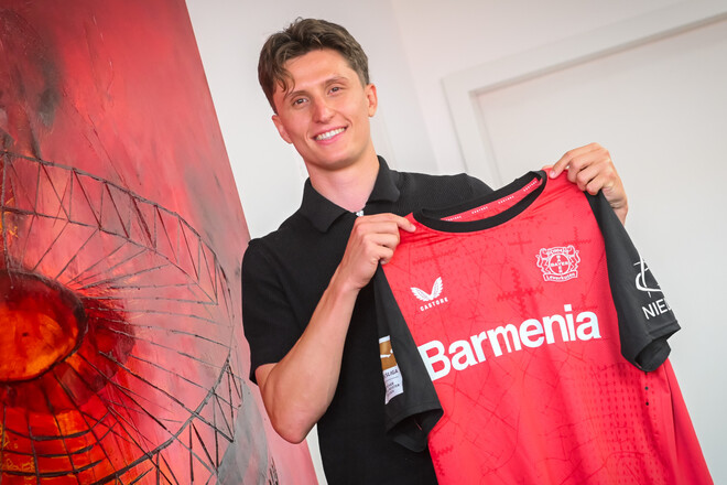 ОФІЦІЙНО. Баєр підписав експартнера Ордеця, якого одразу віддав в оренду