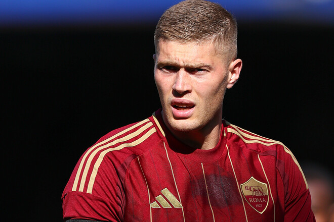 В Роми виникли проблеми щодо трансферу Довбика