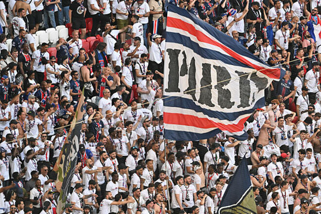 ВИДЕО. Попадать не обязательно. Драка болельщиков ПСЖ и Интера в Мюнхене