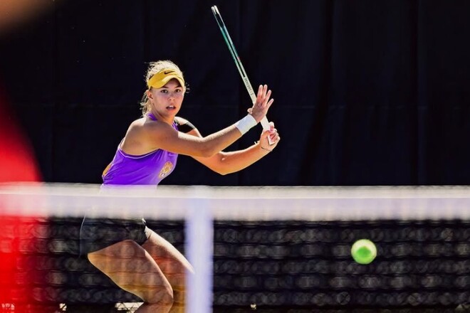 21-річна українка виграла парний трофей на хардовому турнірі у США