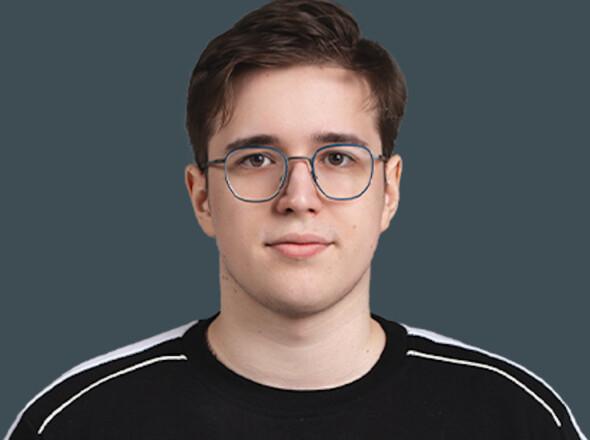 ФОТО. Предатель. Украинский коллаборант qweall получил паспорт рф