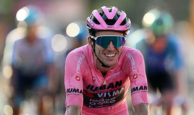 Giro d'Italia 2025. Переможцем велогонки став Саймон Єйтс