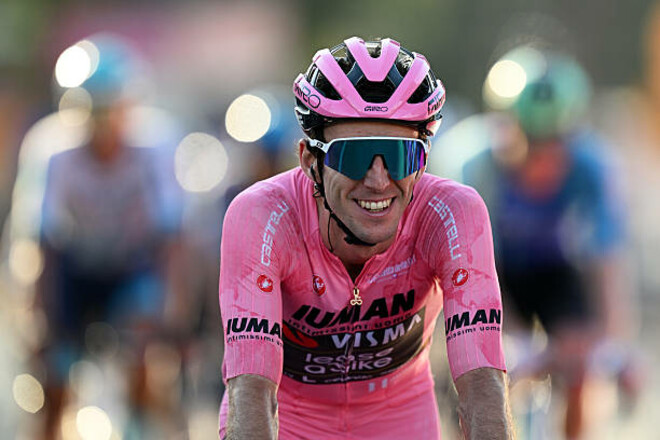 Giro d'Italia 2025. Победителем велогонки стал Саймон Йейтс
