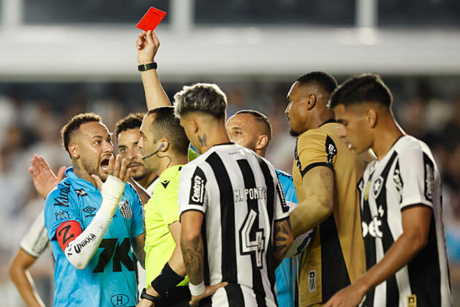 ВИДЕО. Последний матч? Неймар забил гол рукой и получил красную карточку