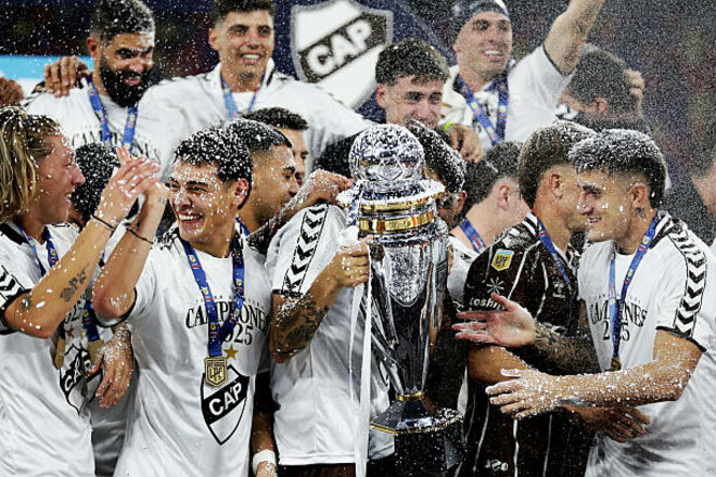 ФОТО. Ждали всю жизнь: Платенсе отпраздновал чемпионство Аргентины