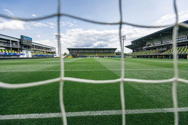 ВИДЕО. «Клуб ган**нов». Фаны Металлиста 1925 оскорбили Левый Берег
