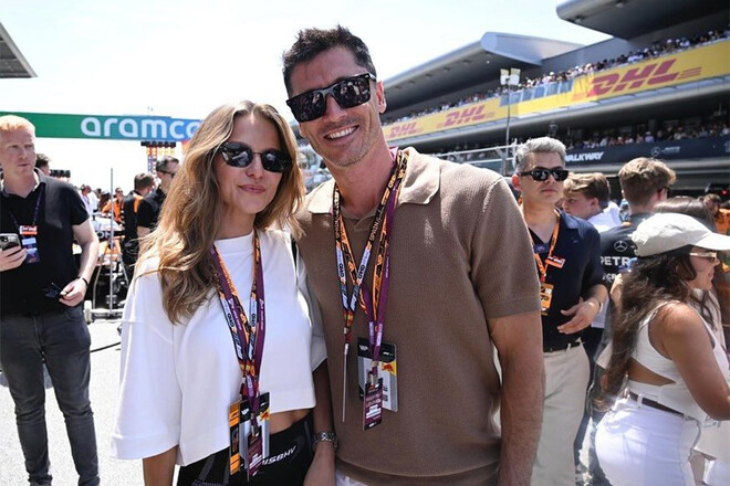 Photo. How Robert Lewandowski's vacation spends. Formula-1 and sea