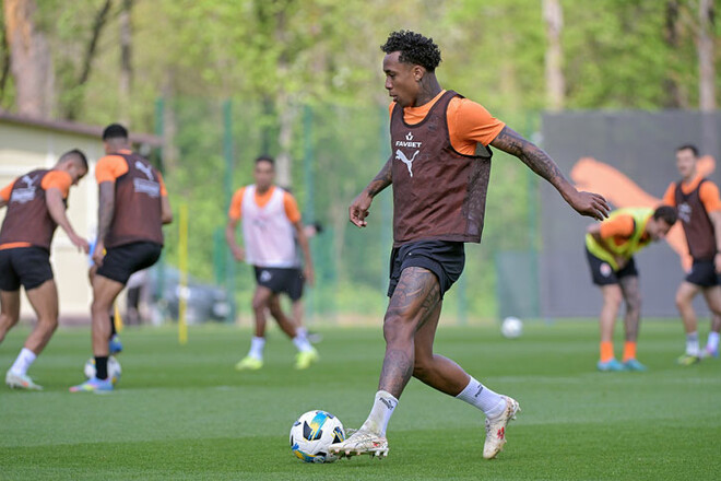 Немецкий клуб думает над улучшением предложения по игроку Шахтера